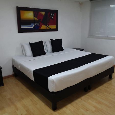 Hotel Santiago Plaza Богота Экстерьер фото
