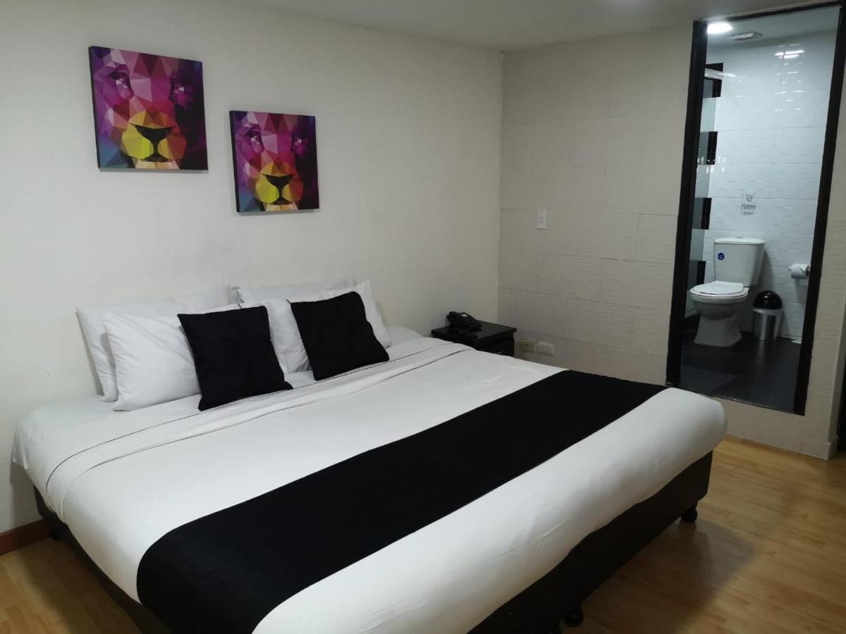 Hotel Santiago Plaza Богота Экстерьер фото