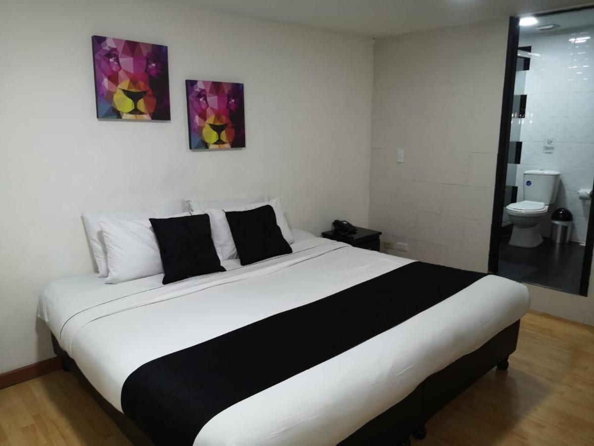 Hotel Santiago Plaza Богота Экстерьер фото