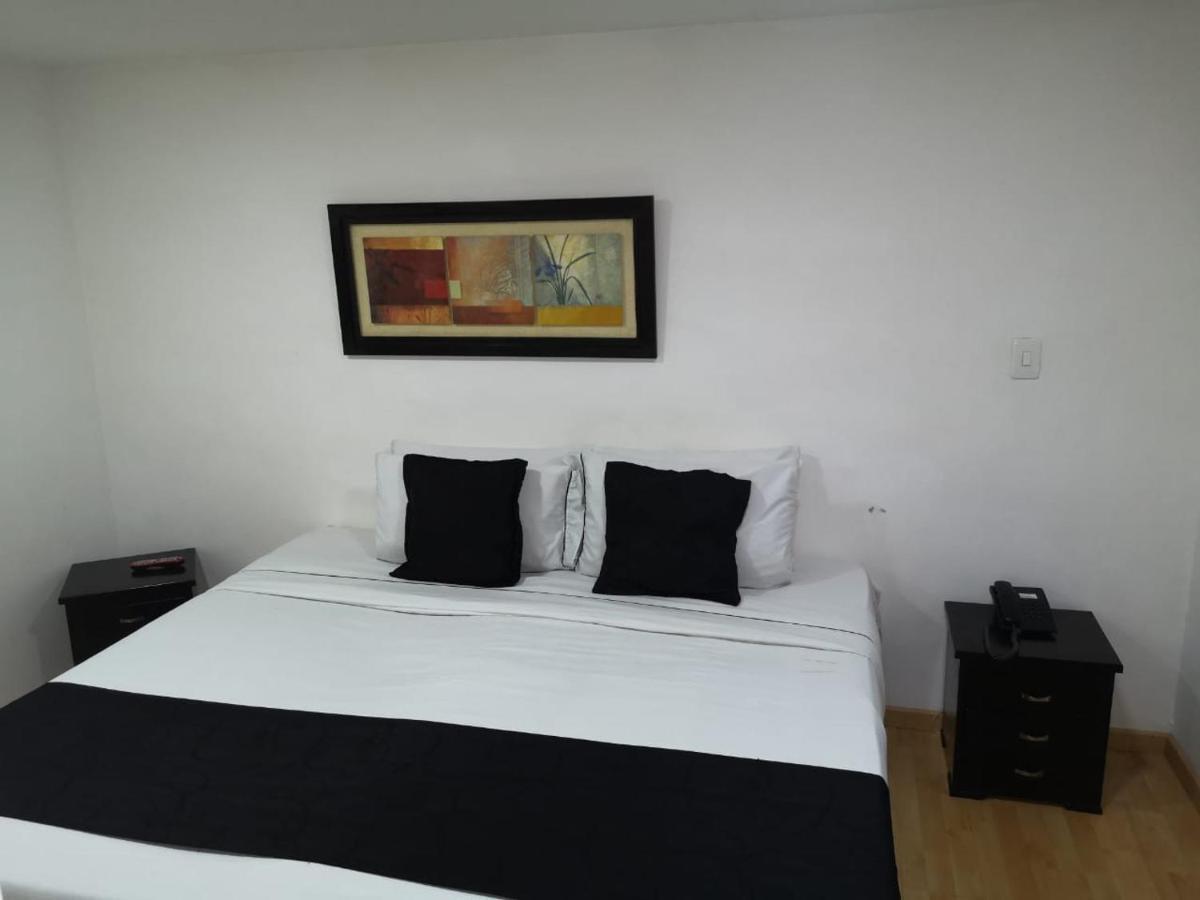 Hotel Santiago Plaza Богота Экстерьер фото