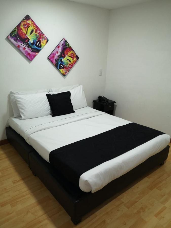 Hotel Santiago Plaza Богота Экстерьер фото
