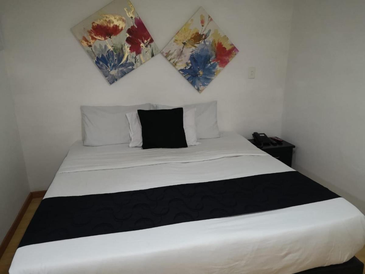 Hotel Santiago Plaza Богота Экстерьер фото