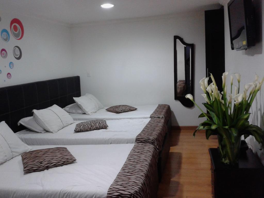 Hotel Santiago Plaza Богота Номер фото