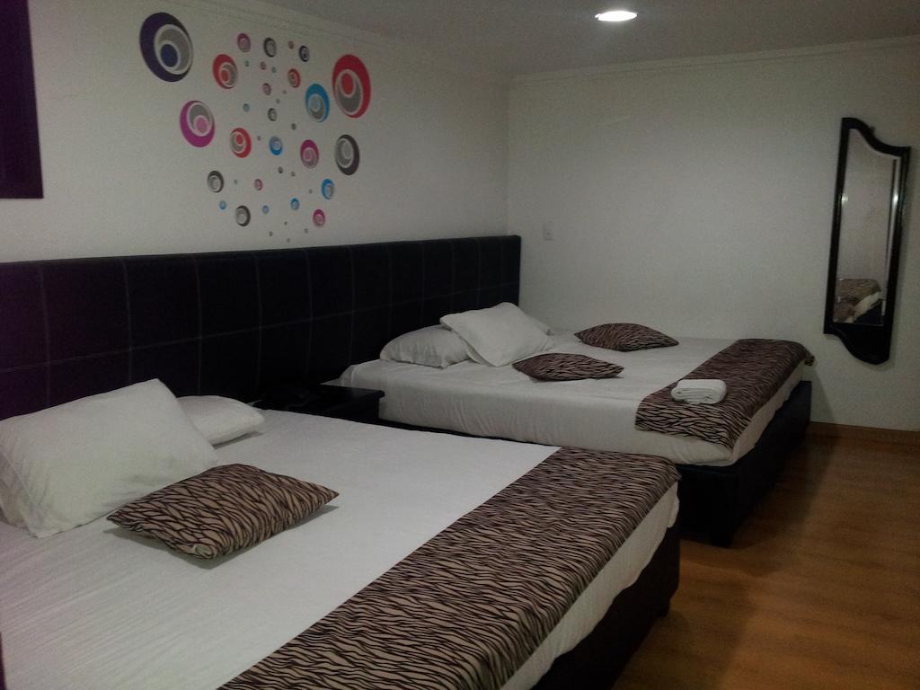 Hotel Santiago Plaza Богота Номер фото