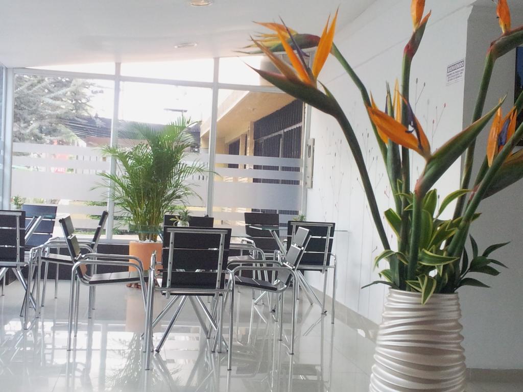 Hotel Santiago Plaza Богота Экстерьер фото